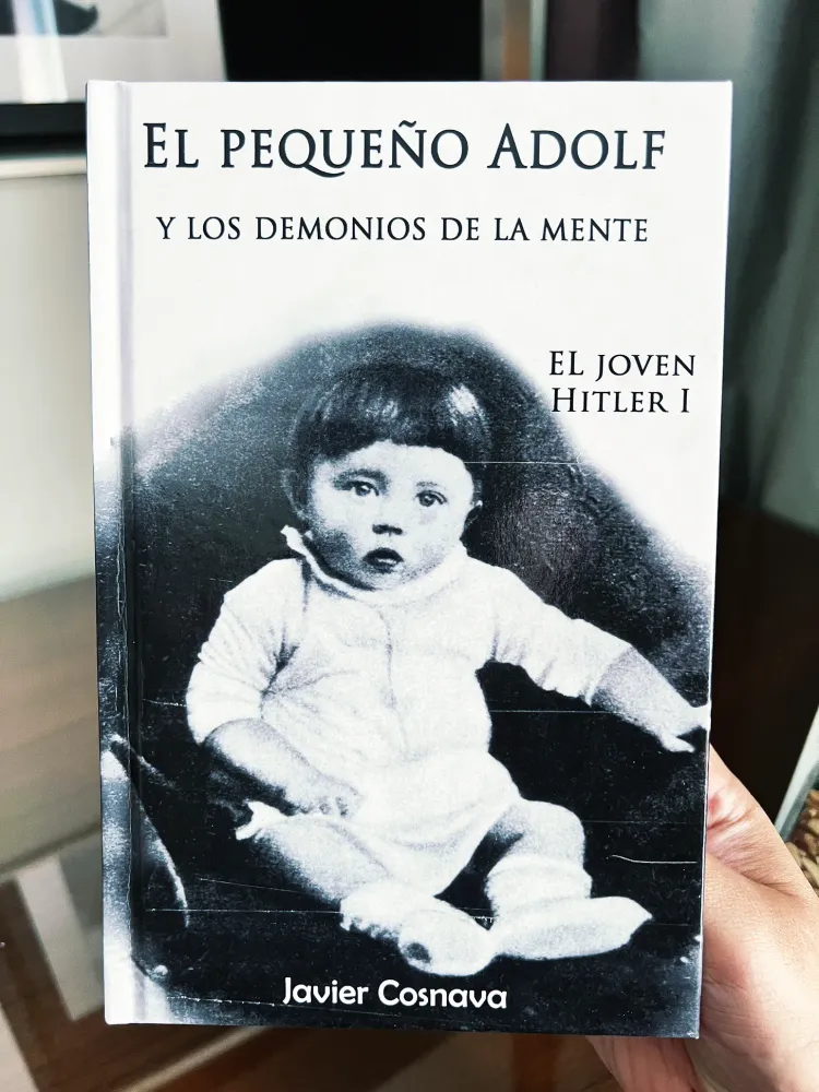 📚 Review libro: El pequeño Adolf y los demonios de la mente - Javier Cosnava